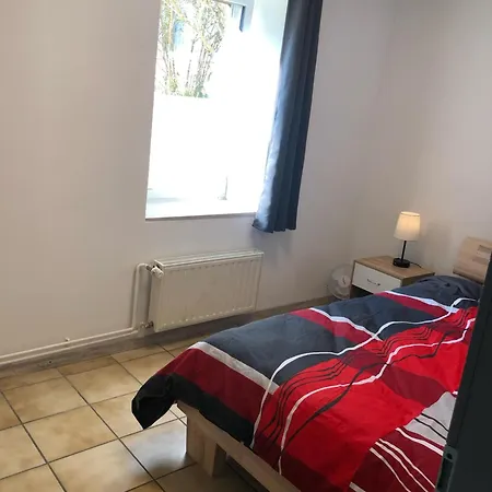 2 Avec Terrasse Lägenhet