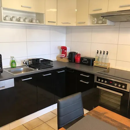 2 Avec Terrasse Lägenhet
